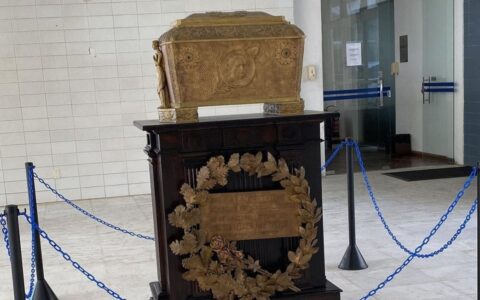 Urna do renomado jurisconsulto Augusto Teixeira de Freitas é restaurada e preservada pelo Memorial da Faculdade de Direito da UFBA